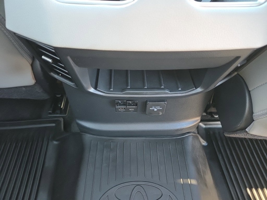 Used 2023 Toyota Tundra Limited image 26