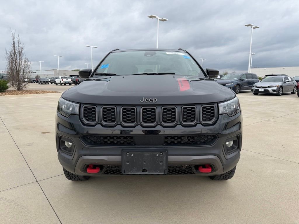 Used 2025 Jeep Compass Trailhawk AWD/4WD image 8