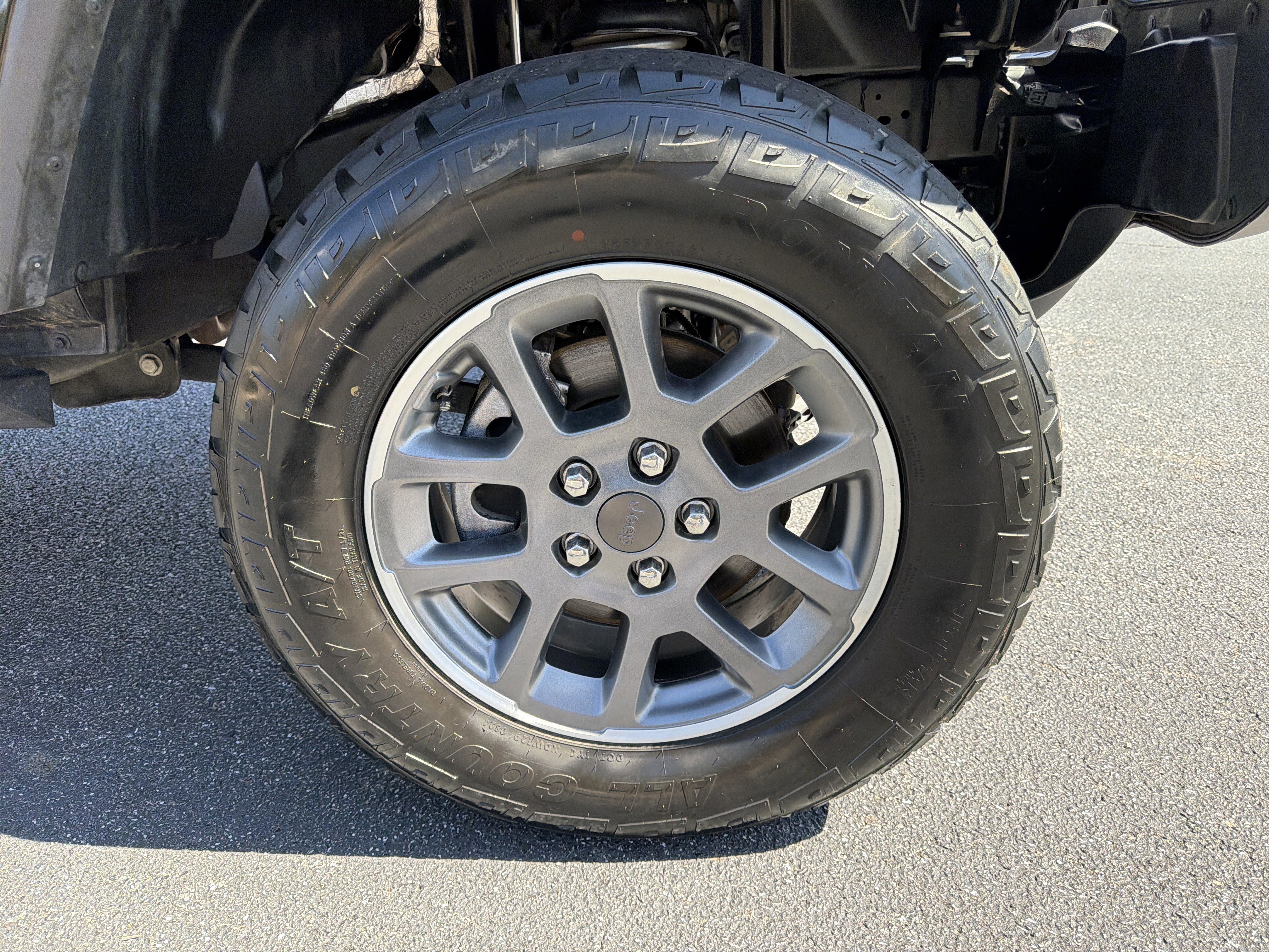 Used 2020 Jeep Gladiator Sport image 12