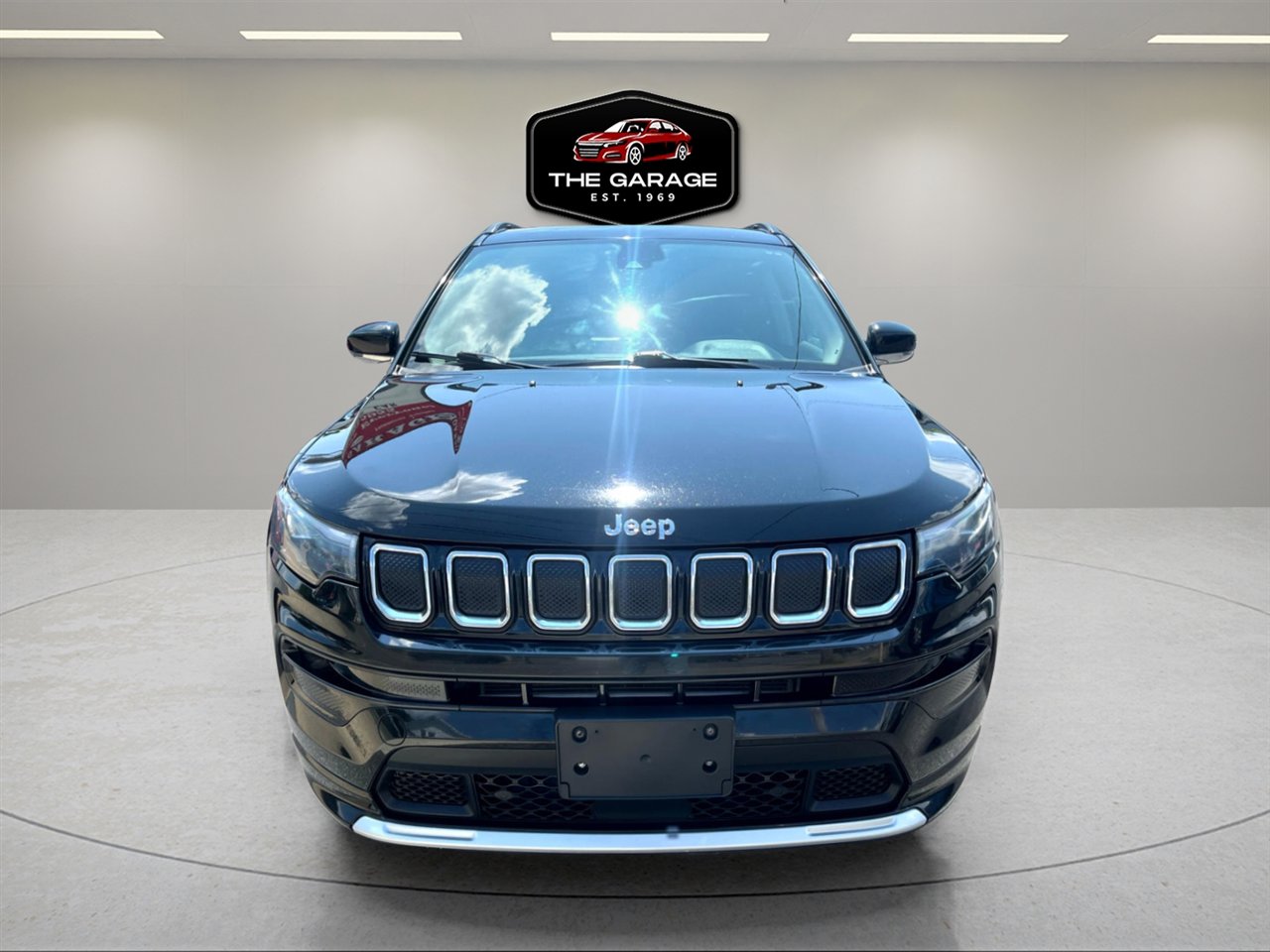 Used 2022 Jeep Compass Limited w/ Elite Group image 8