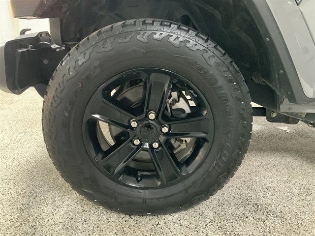 Used 2023 Jeep Wrangler Altitude image 11