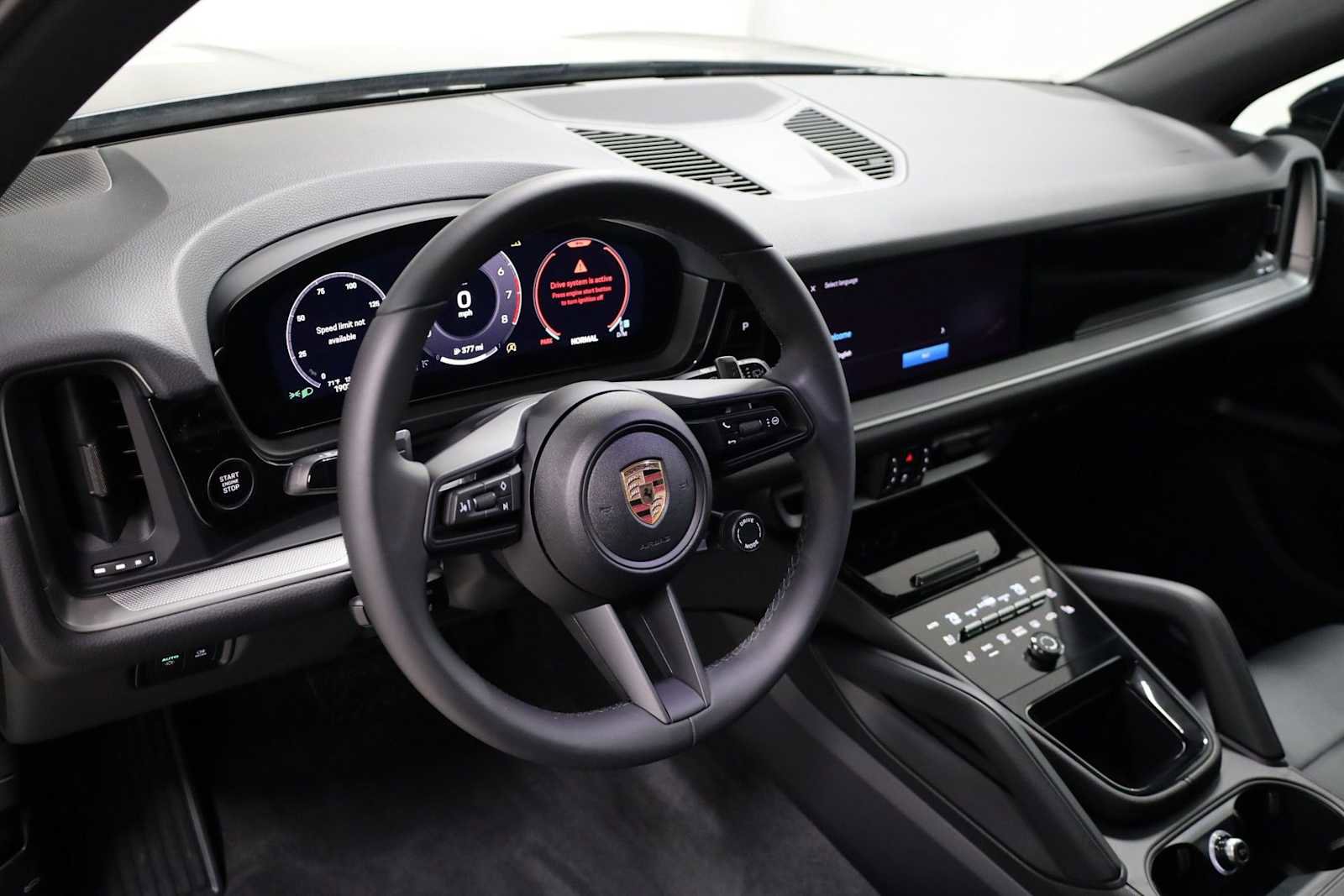 Certified 2025 Porsche Cayenne image 4