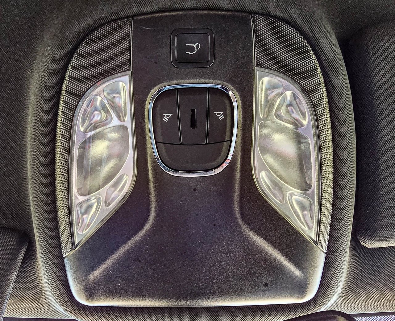 Used 2024 Jeep Compass Latitude w/ Convenience Group image 28