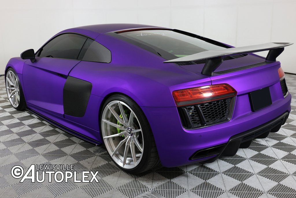 Used 2017 Audi R8 V10 w/ Carbon Exterior Package image 15