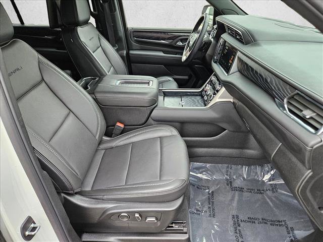Used 2024 GMC Yukon XL Denali w/ Advanced Technology Package AWD/4WD image 26