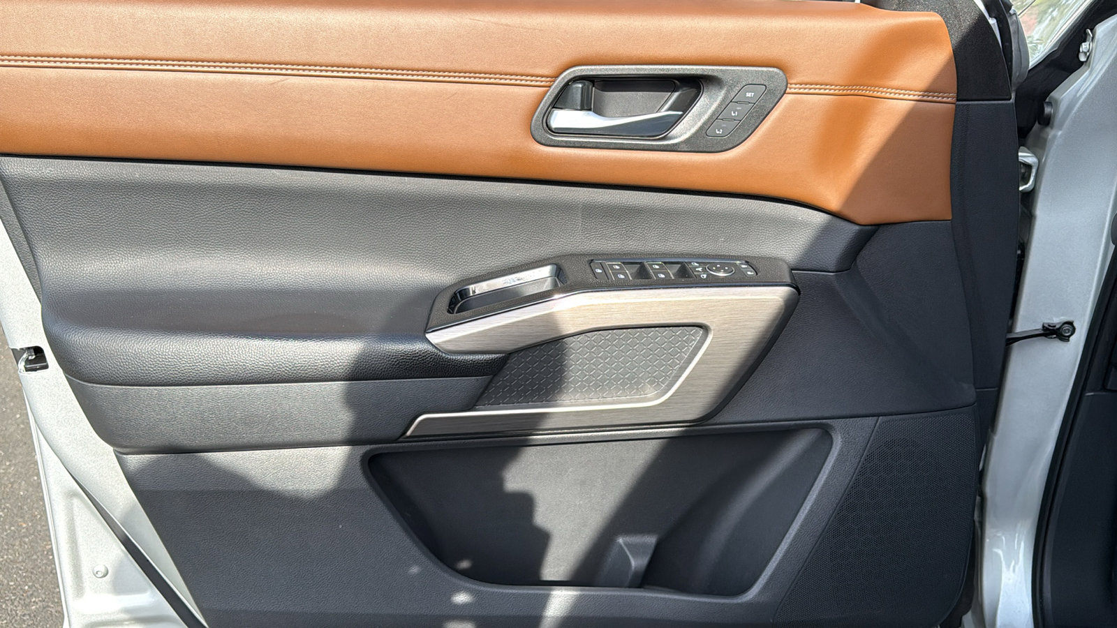 Certified 2023 Nissan Pathfinder Platinum AWD/4WD image 6