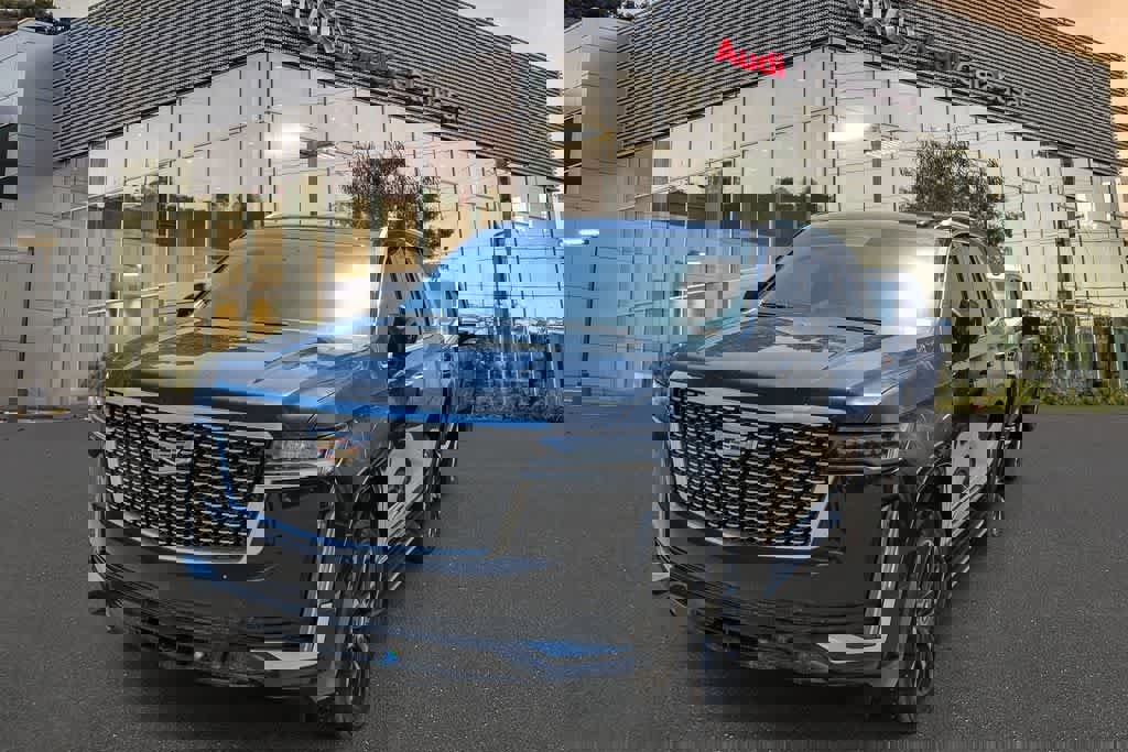 Used 2024 Cadillac Escalade Luxury w/ LPO, Floor Liner Package AWD/4WD image 1