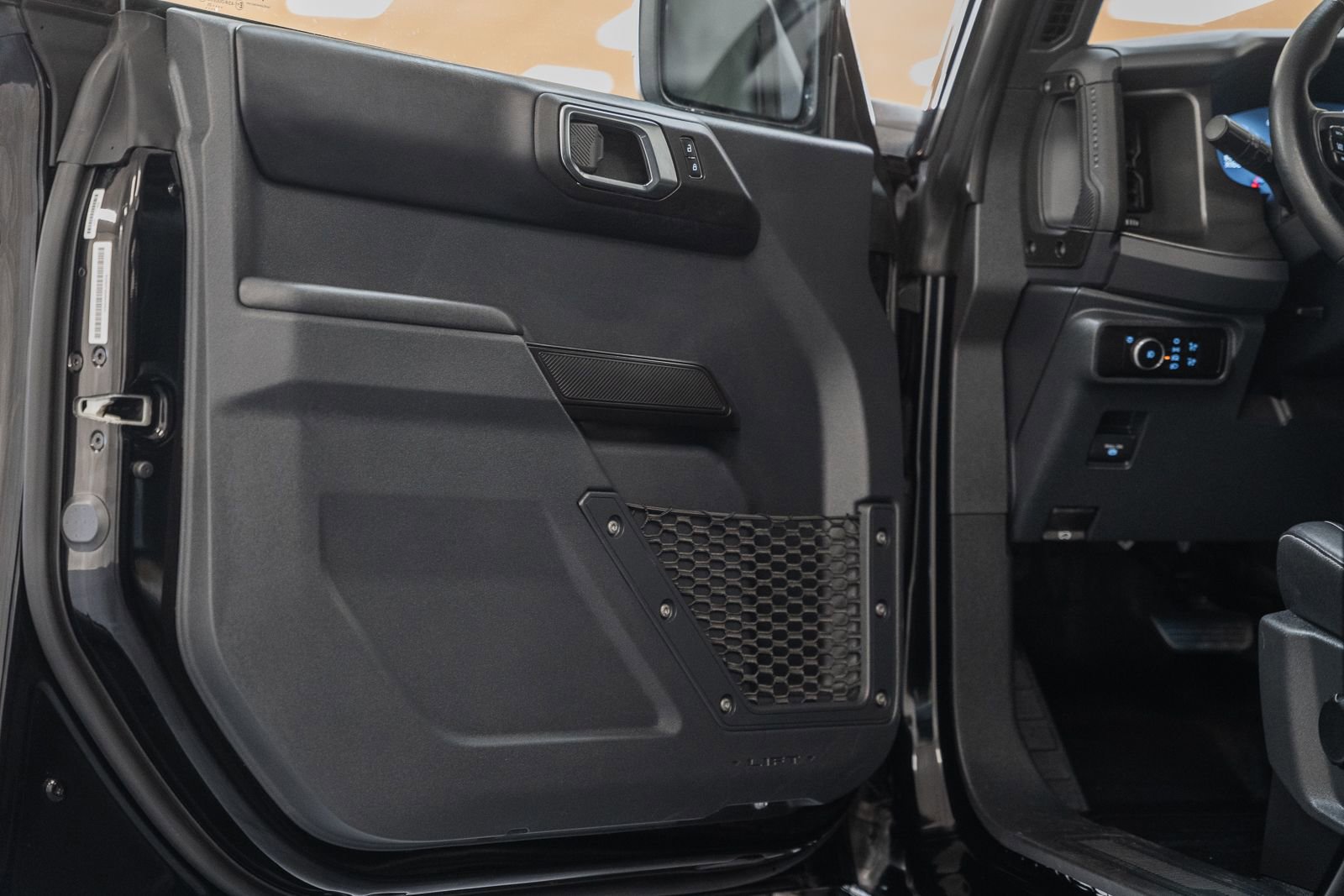 Certified 2025 Ford Bronco Badlands image 44