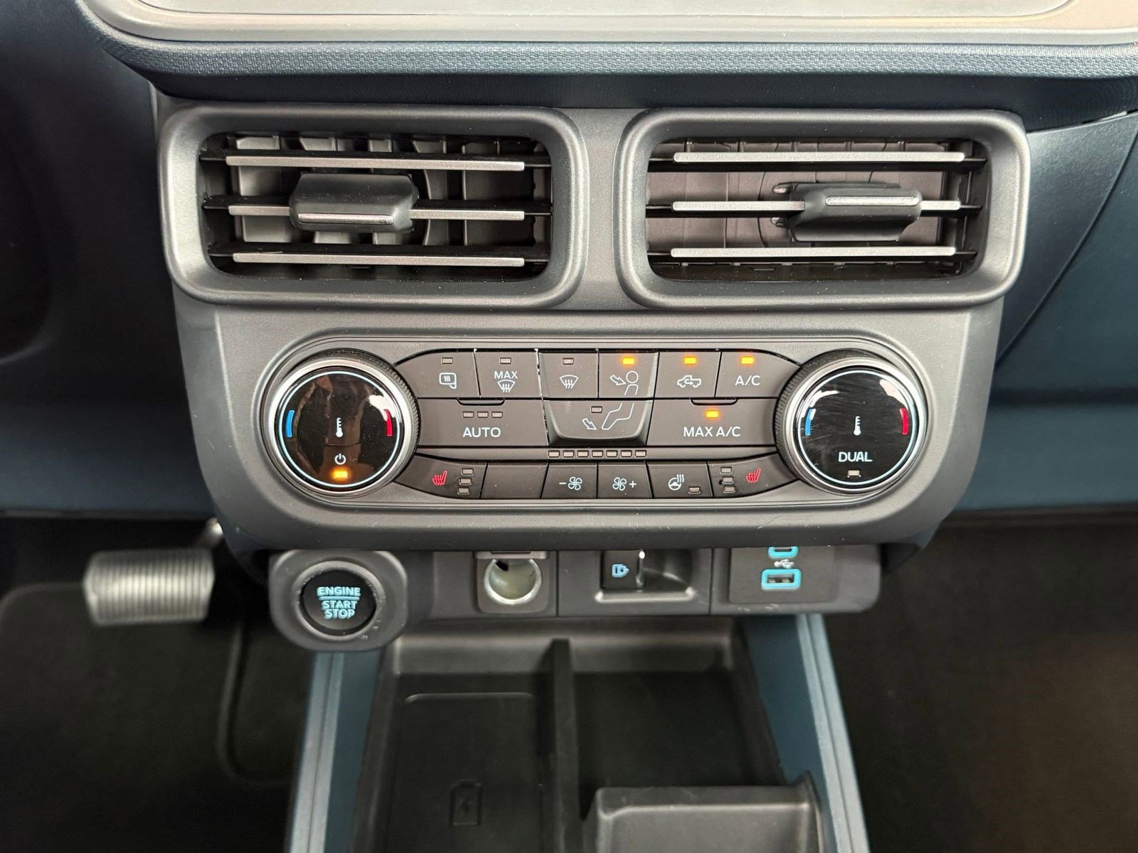 Used 2024 Ford Maverick Lariat w/ Black Appearance Package FWD image 29
