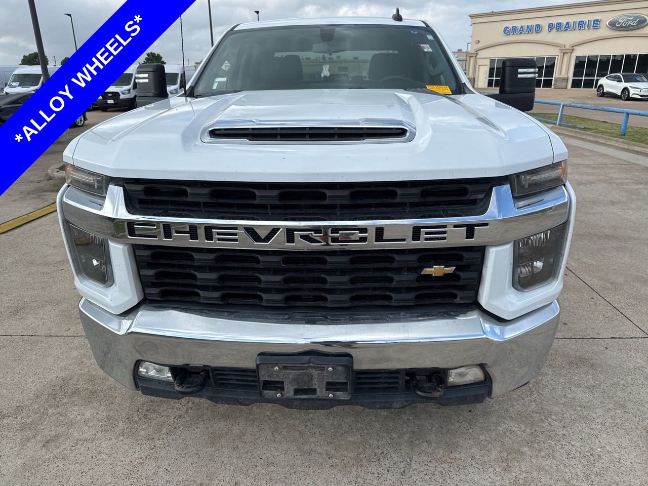 Used 2020 Chevrolet Silverado 2500 LT image 2