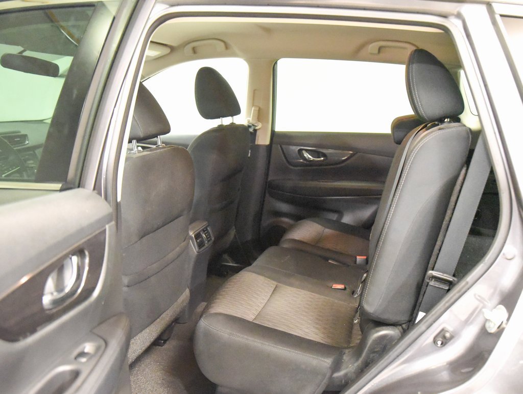 Used 2017 Nissan Rogue SV w/ Midnight Edition image 4