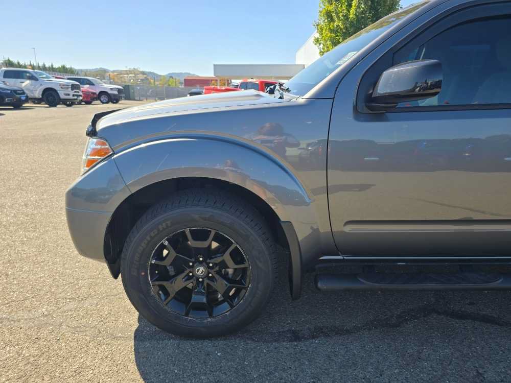 Used 2021 Nissan Frontier SV w/ Midnight Edition Floor Mats AWD/4WD image 18