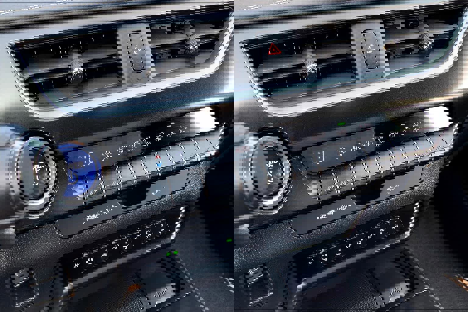 Used 2019 Lexus UX 250h w/ Premium Package image 34