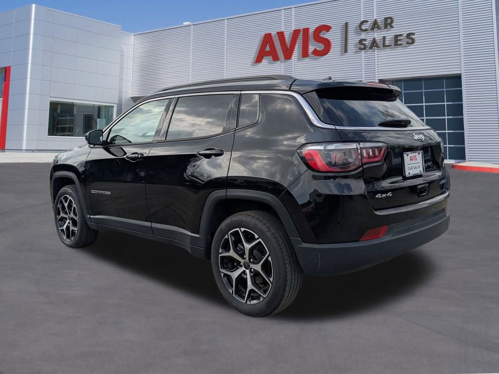 Used 2025 Jeep Compass Limited image 10