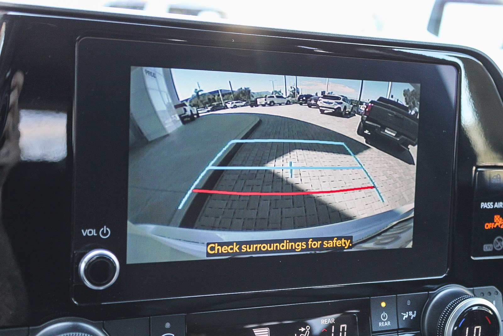 Used 2023 Toyota Highlander XLE FWD image 27