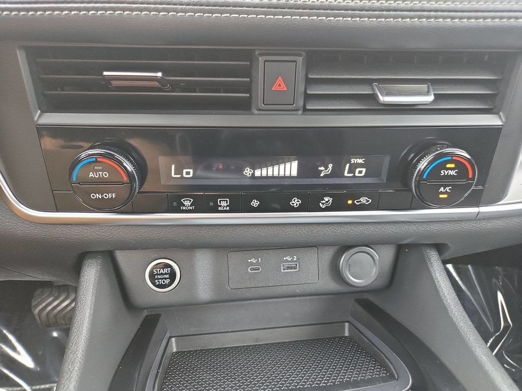 Used 2023 Nissan Rogue SV AWD/4WD image 23