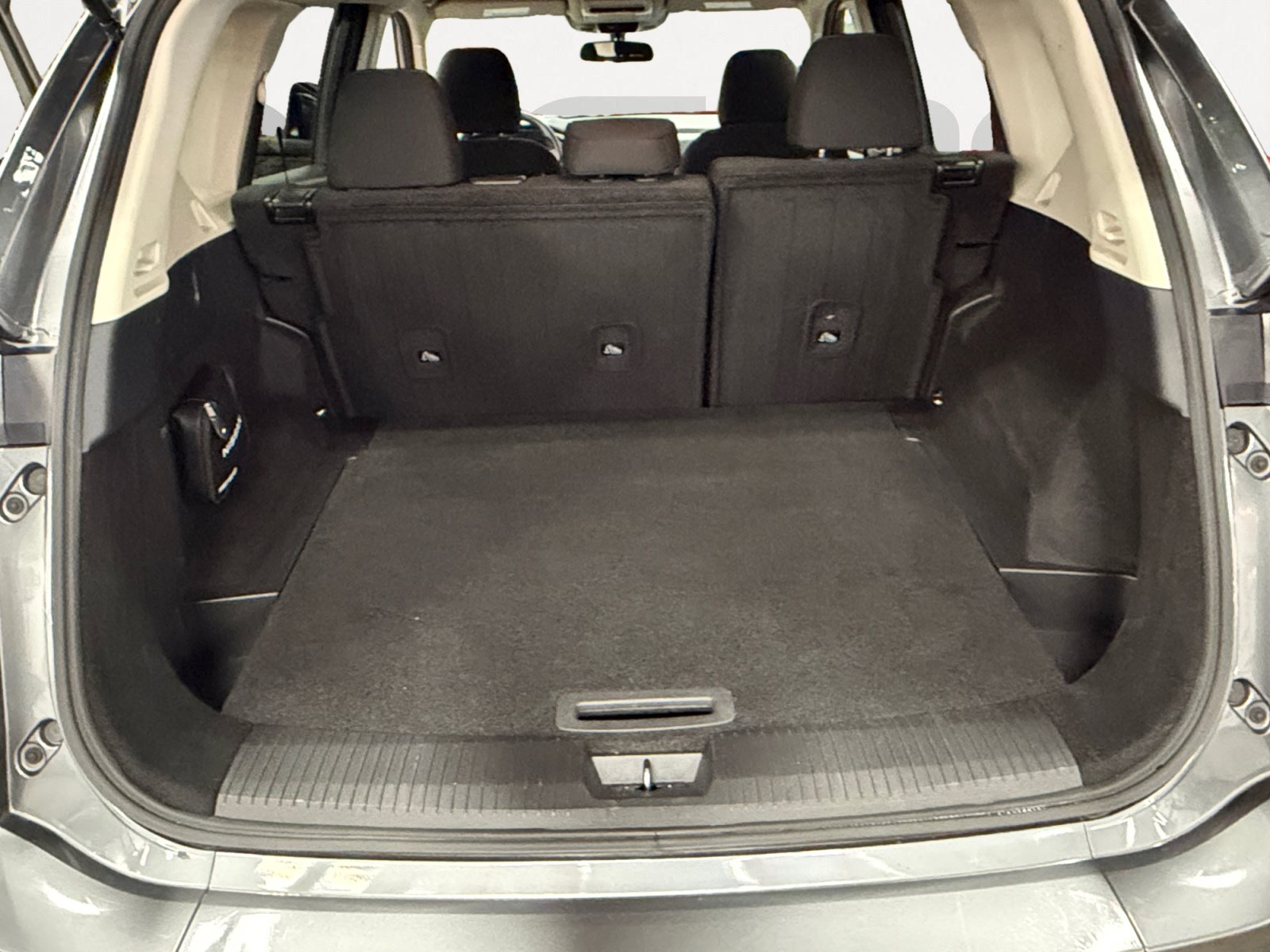 Used 2024 Nissan Rogue S FWD image 14