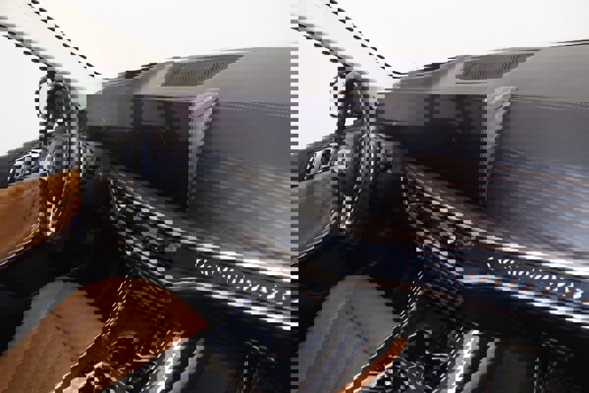 Used 2023 BMW X7 xDrive40i w/ Premium Package image 44