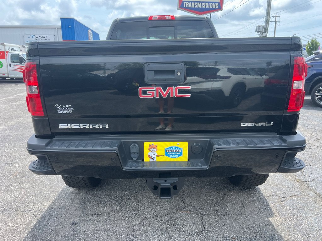 Used 2015 GMC Sierra 2500 Denali w/ Driver Alert Package AWD/4WD image 4