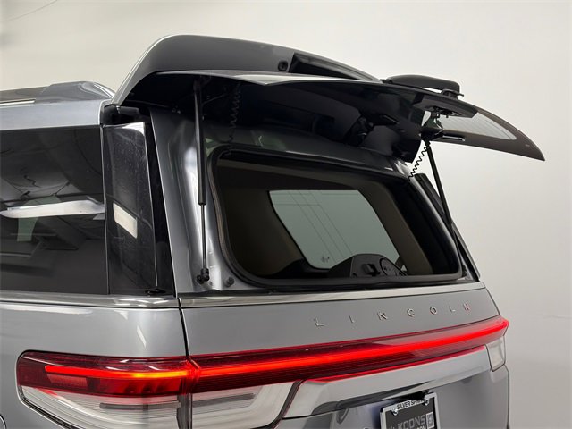 Used 2023 Lincoln Navigator Reserve image 8