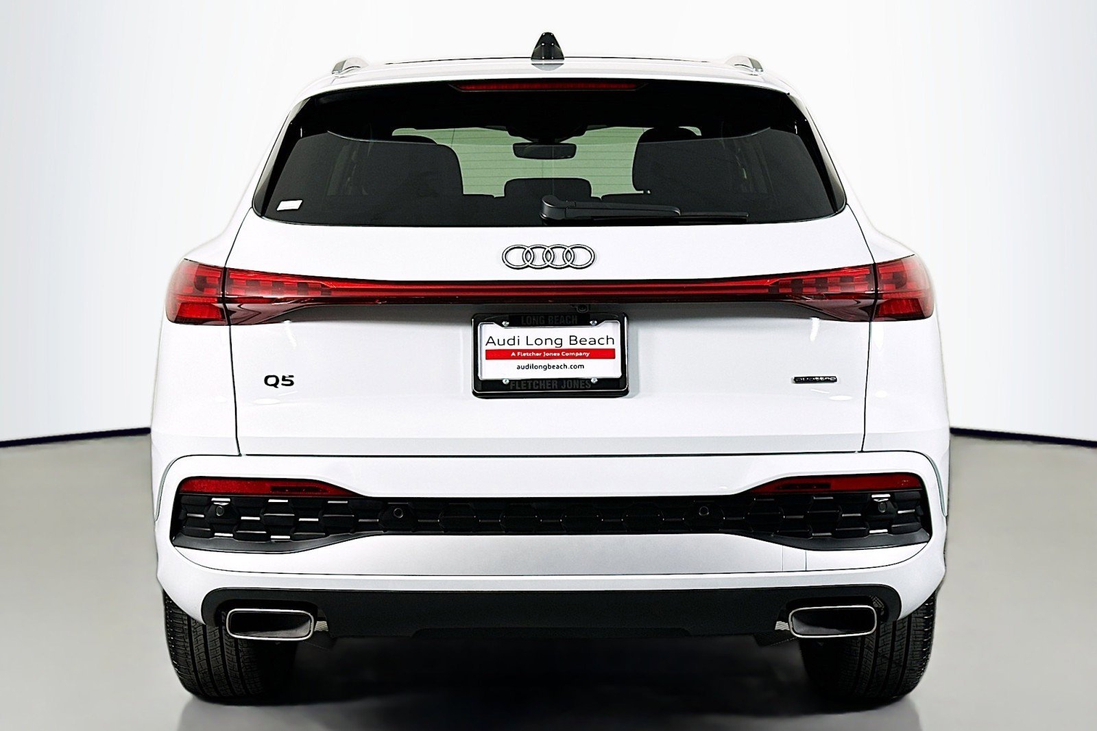 Used 2025 Audi Q5 Premium w/ Convenience Package image 3