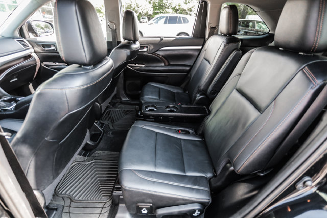 Used 2019 Toyota Highlander XLE AWD/4WD image 53
