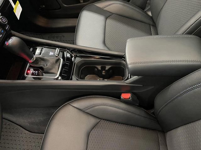 New 2025 Jeep Compass Latitude w/ Sun & Sound Group image 21