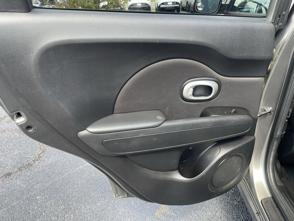 Used 2016 Kia Soul + FWD image 20