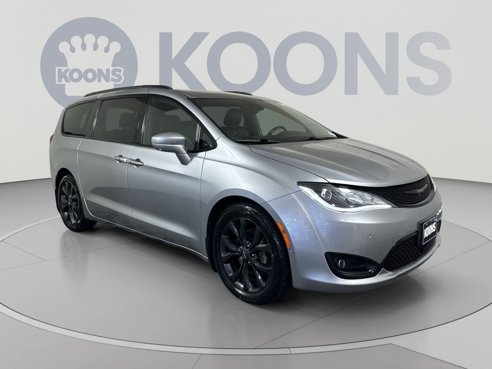 Used 2019 Chrysler Pacifica Limited w/ Advanced Safetytec Group FWD image 10