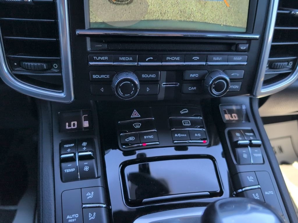 Used 2016 Porsche Cayenne image 18