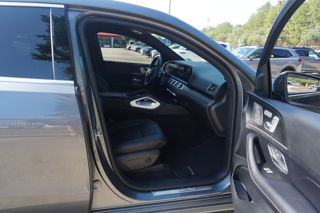 Used 2025 Mercedes-Benz GLE 450 4MATIC Coupe w/ Driver Assistance Package image 17