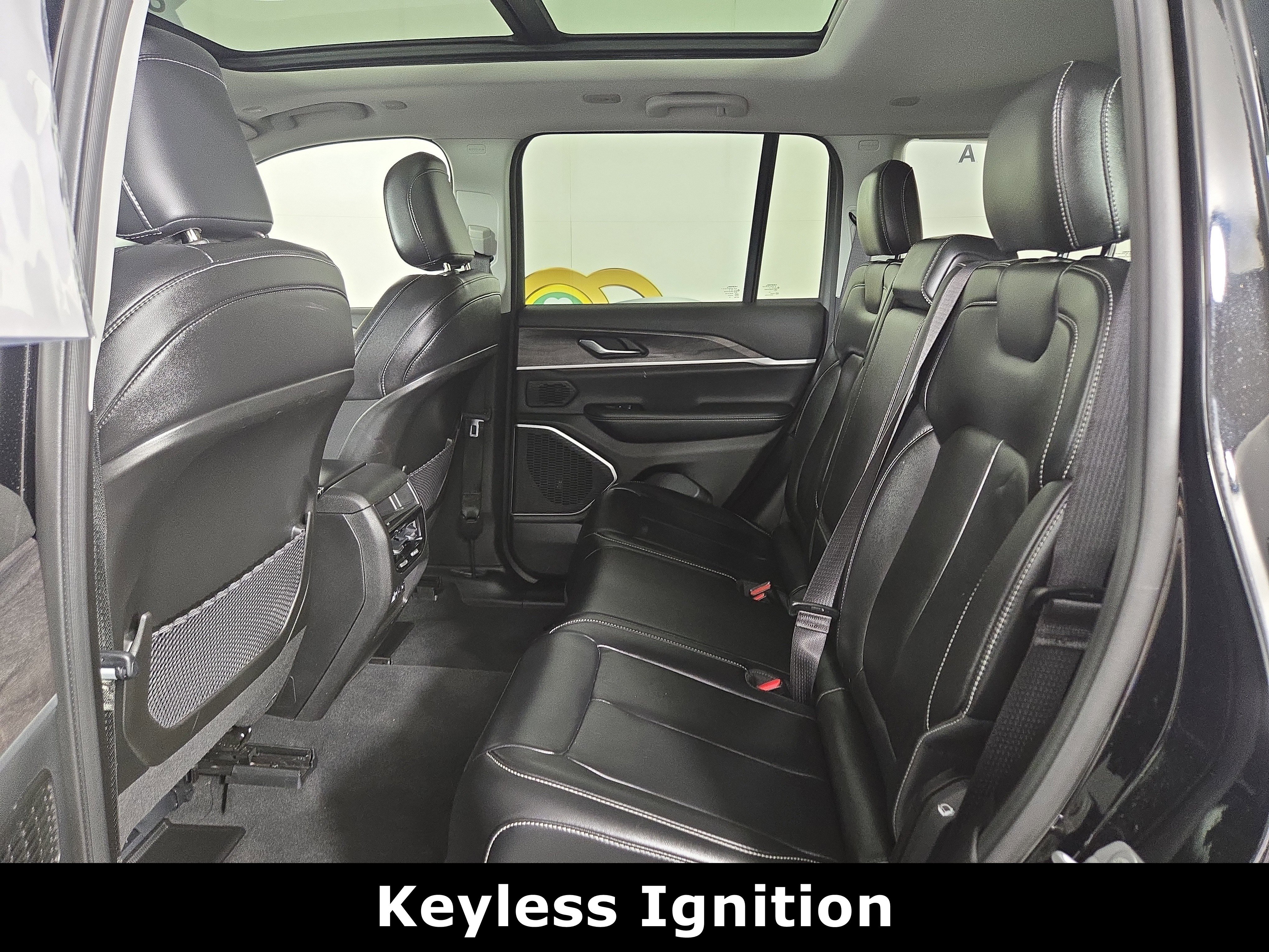 Used 2022 Jeep Grand Cherokee Limited AWD/4WD image 12