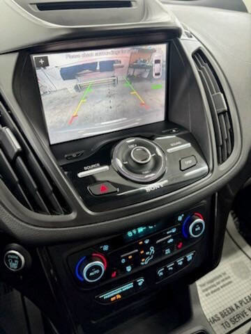 Used 2018 Ford Escape Titanium image 17