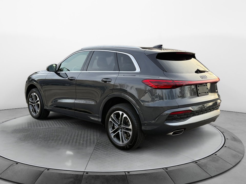 Certified 2025 Audi Q5 Premium w/ Convenience Package image 5