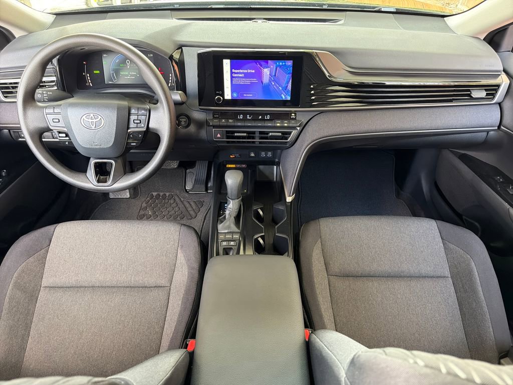Used 2025 Toyota Camry LE w/ Convenience Package image 22