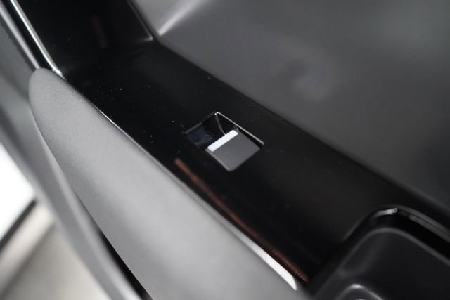 Used 2024 Land Rover Range Rover Velar Dynamic SE image 55