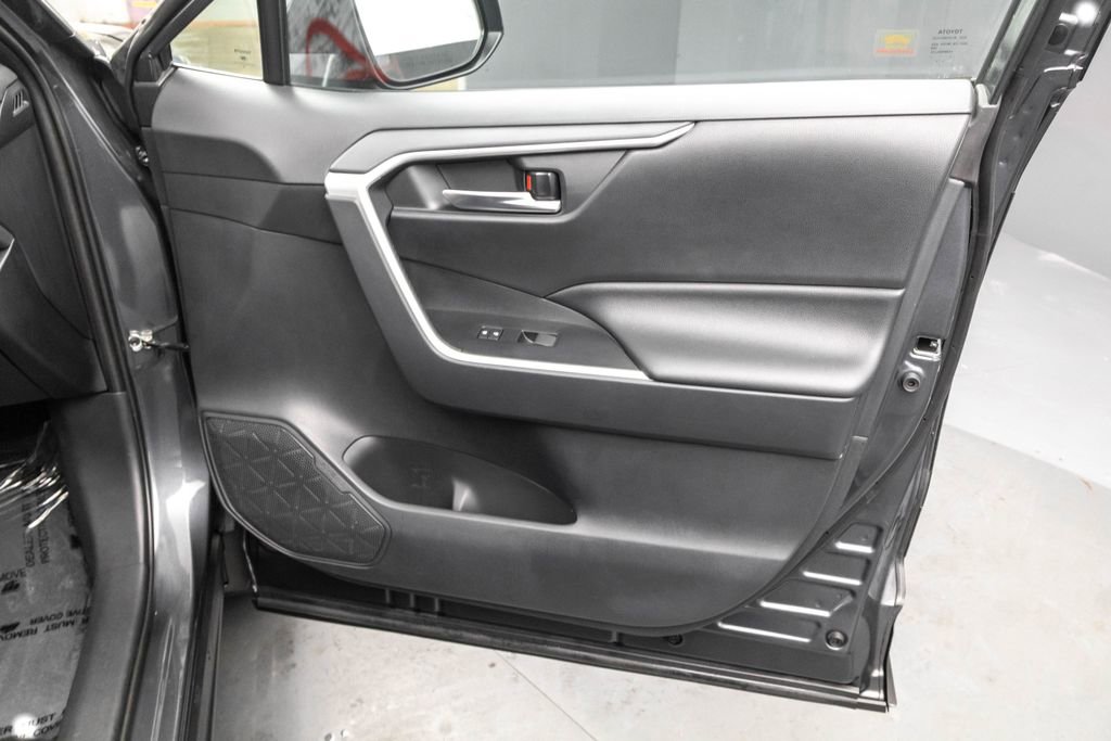 Used 2019 Toyota RAV4 XLE w/ Convenience Package image 35