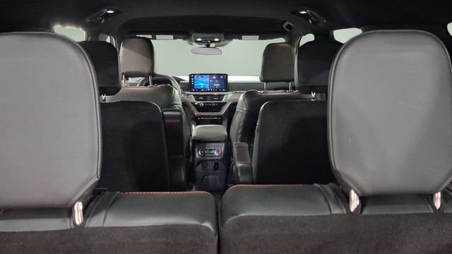 Used 2025 Ford Explorer ST-Line AWD/4WD image 20