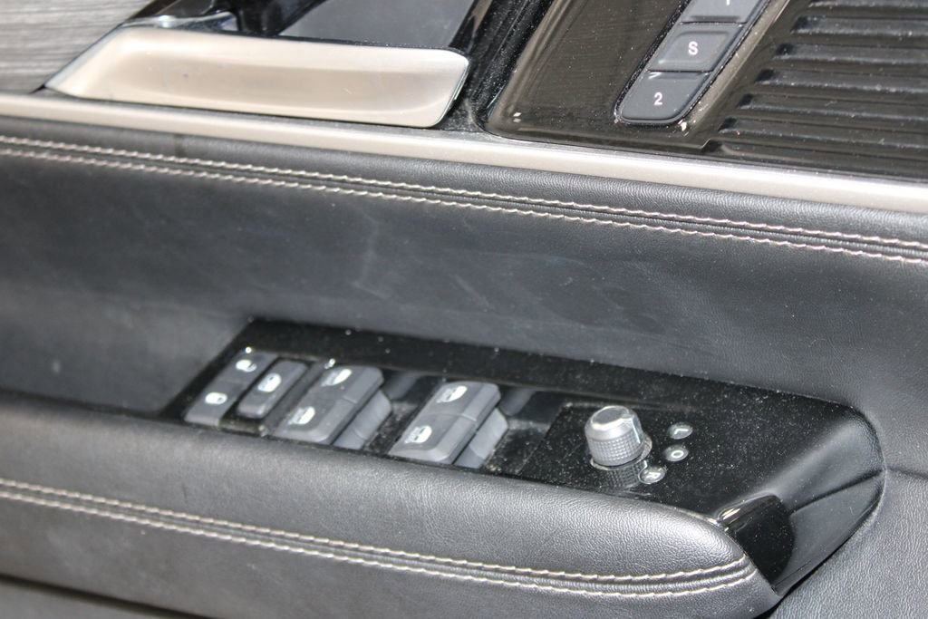 Used 2024 Jeep Wagoneer Series III AWD/4WD image 48