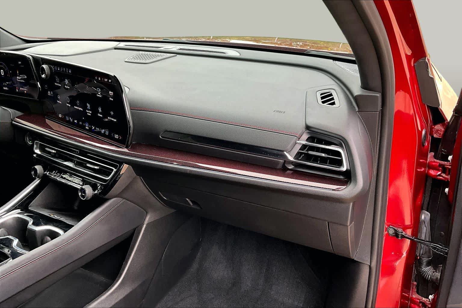 Used 2024 Chevrolet Traverse RS FWD image 19