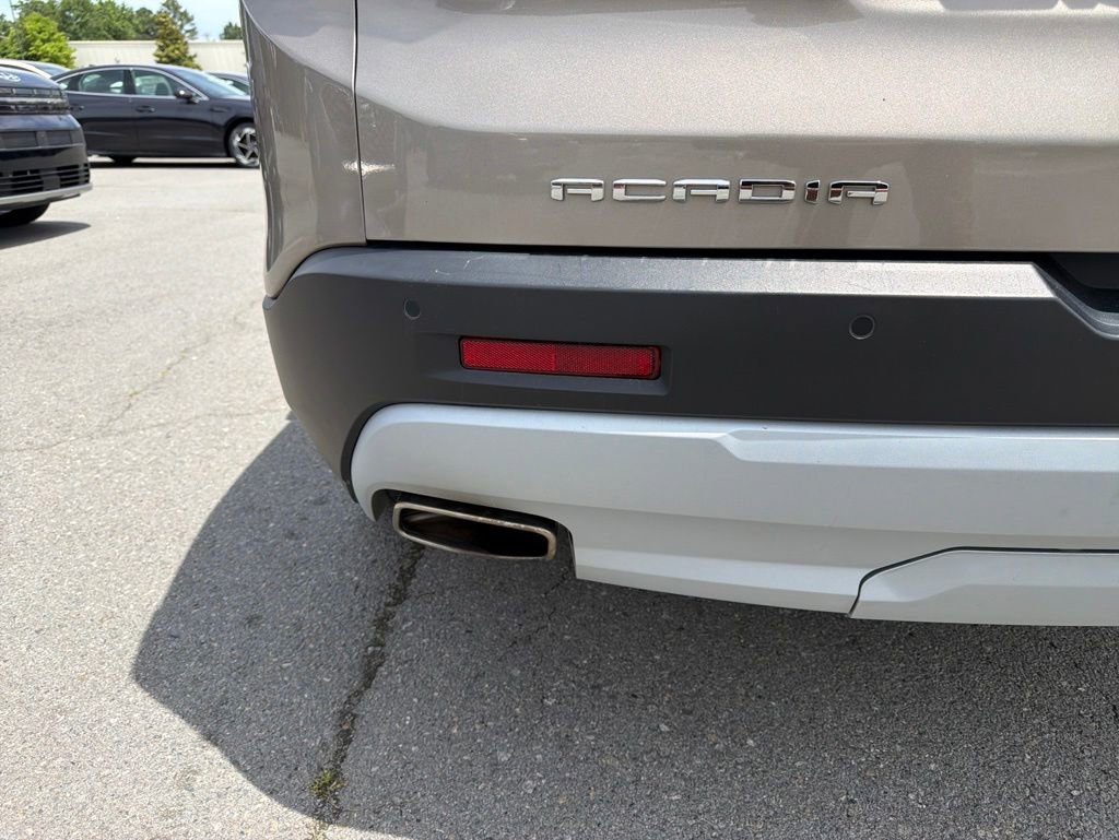 Used 2023 GMC Acadia SLE w/ Driver Convenience Package FWD image 8