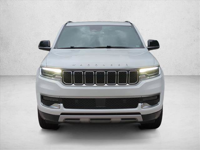 Used 2024 Jeep Wagoneer L Series II RWD image 2