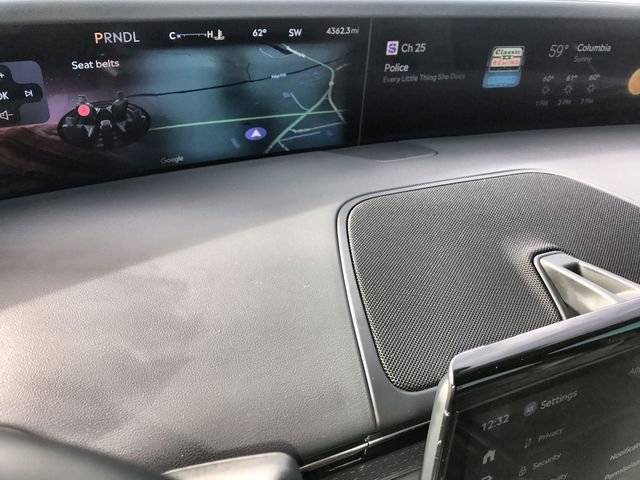 Used 2025 Lincoln Nautilus Premier w/ Jet Appearance Package image 18