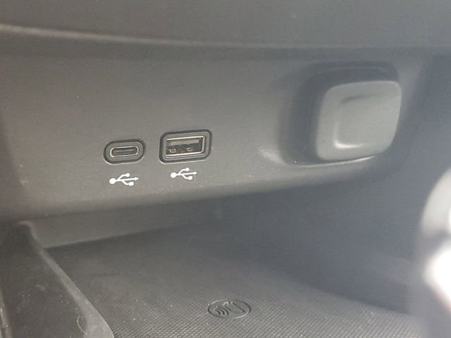 Used 2025 Buick Envista Sport Touring w/ Convenience II Package image 28