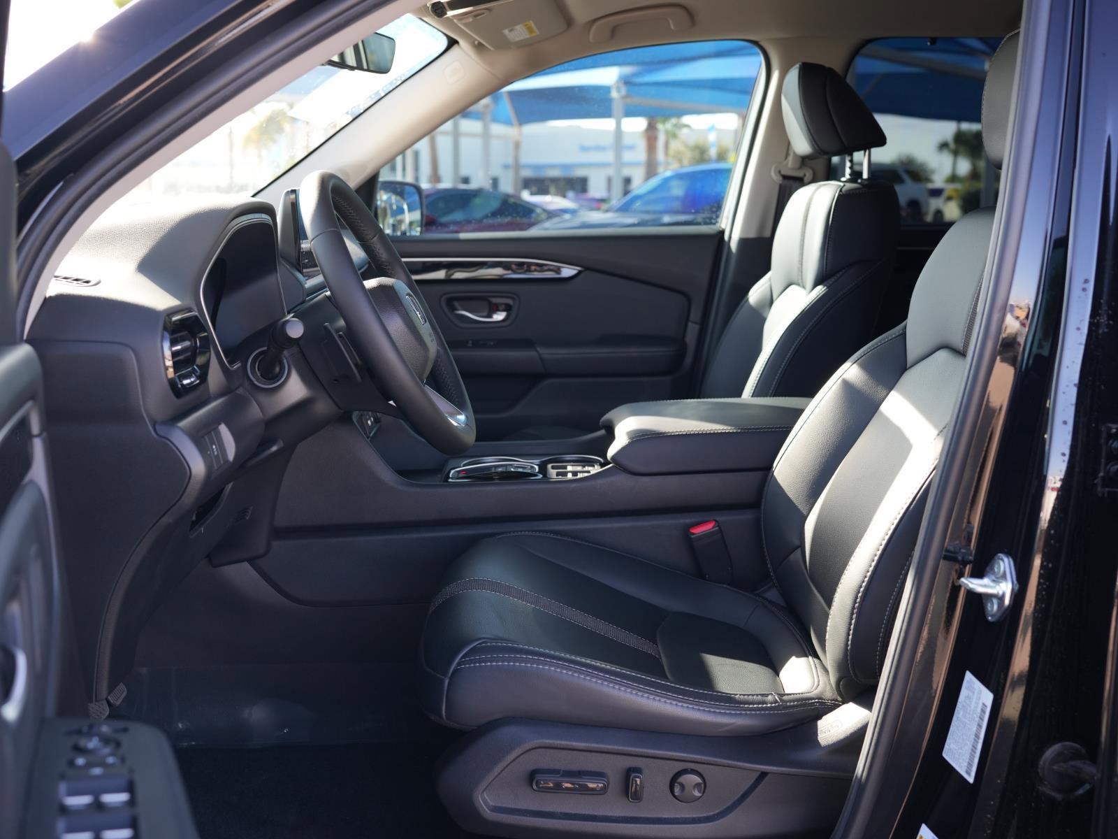 Used 2025 Honda Pilot EX-L image 14