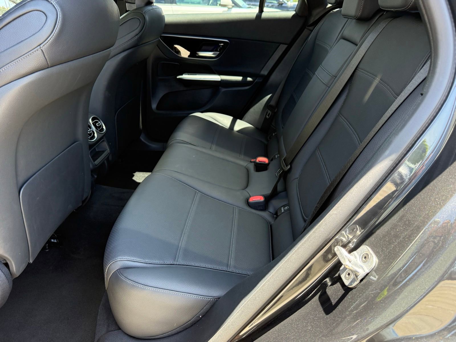 Used 2026 Mercedes-Benz GLC 300 image 41