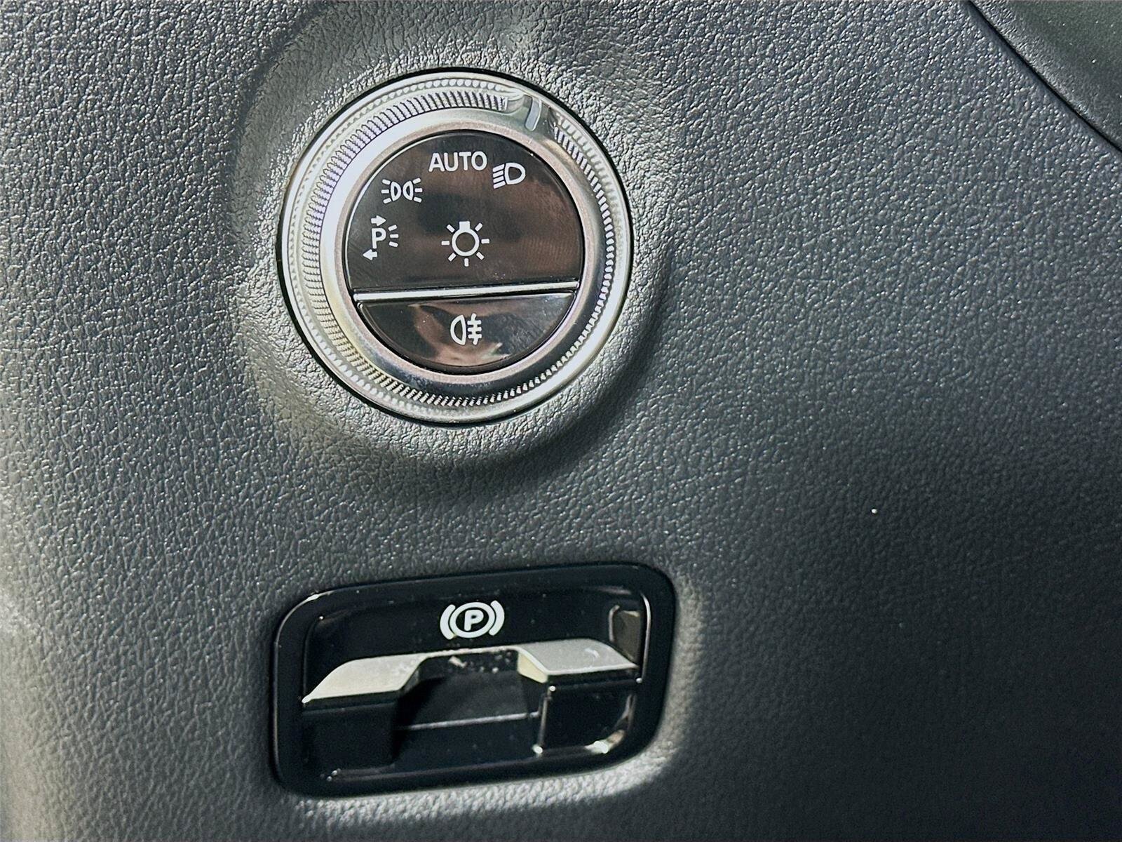 Used 2026 Mercedes-Benz C 300 4MATIC Sedan image 10