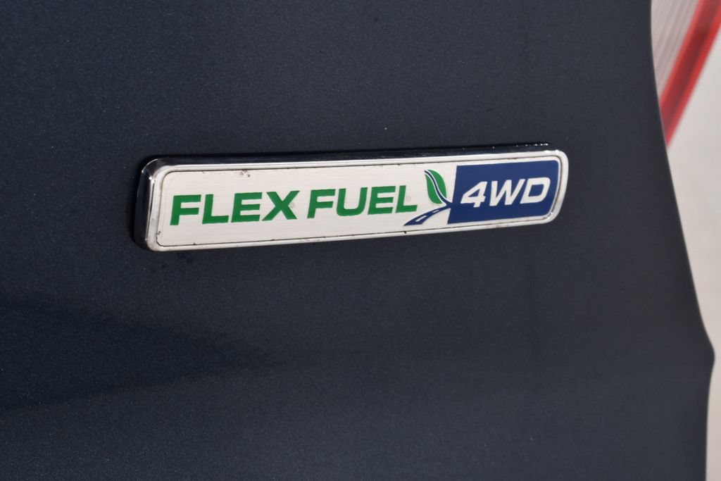 Used 2016 Ford Explorer XLT w/ Equipment Group 202A AWD/4WD image 22