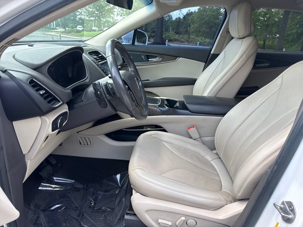 Used 2020 Lincoln Nautilus Reserve w/ Equipment Group 201A FWD image 12