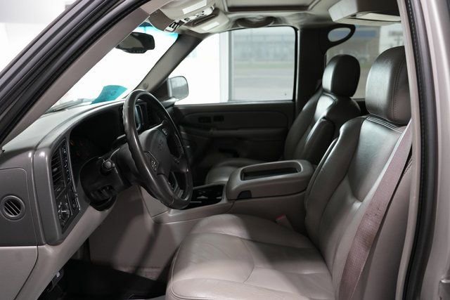 Used 2005 GMC Yukon XL 2500 SLT w/ SLT Preferred Equipment Group image 12